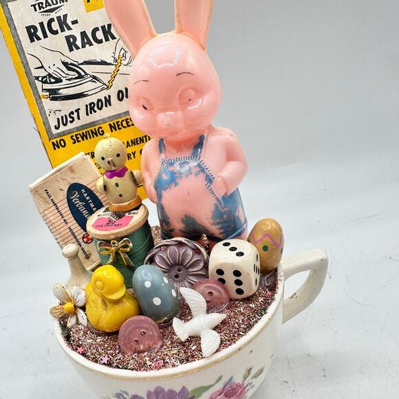 Easter Spring themed decor handmade assemblage art knickerbocker bunny kitschy - Picture 5 of 6